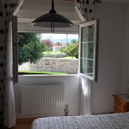 Ferienhaus En El Alto De La Hayuela-udias *