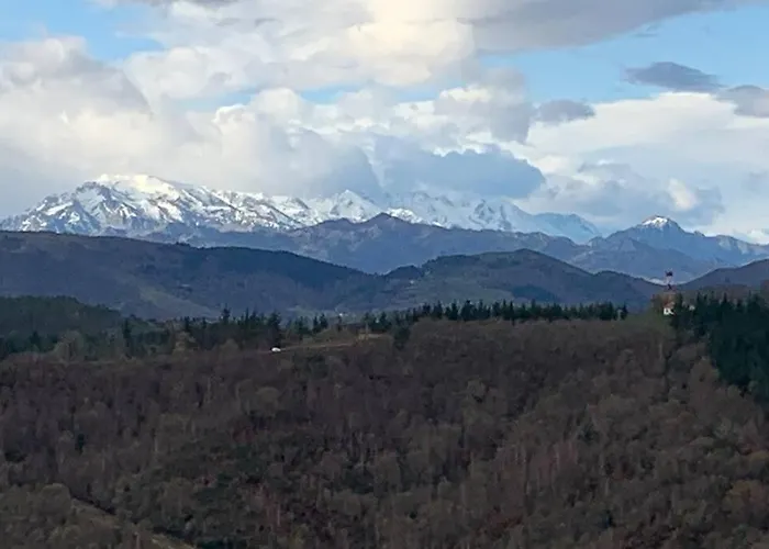 En El Alto De La Hayuela-udias